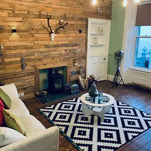 Bridge View Apt - Stunning River Tay Views Apartment